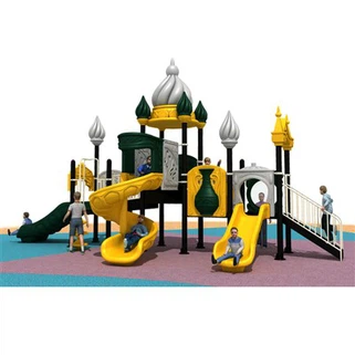 Riesiger Outdoor-Spielplatz